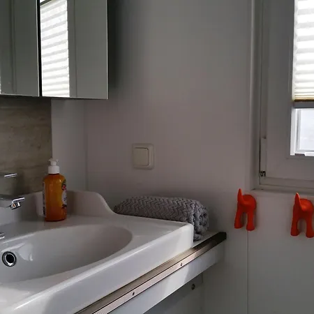 בית נופש Traumhaus-auf-dem-wasser-modernisiertes-hausboot-13-x-4-m *