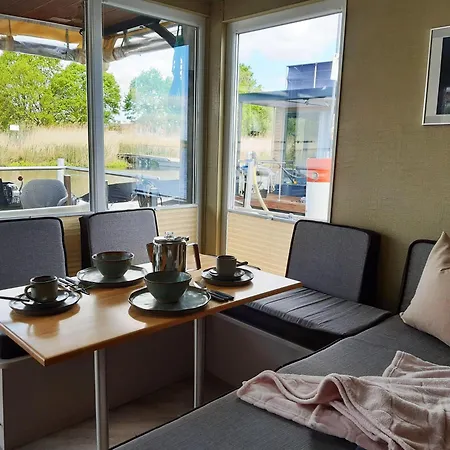 בית נופש Traumhaus-auf-dem-wasser-modernisiertes-hausboot-13-x-4-m Kutzkow