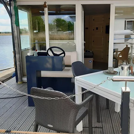 בית נופש Traumhaus-auf-dem-wasser-modernisiertes-hausboot-13-x-4-m *