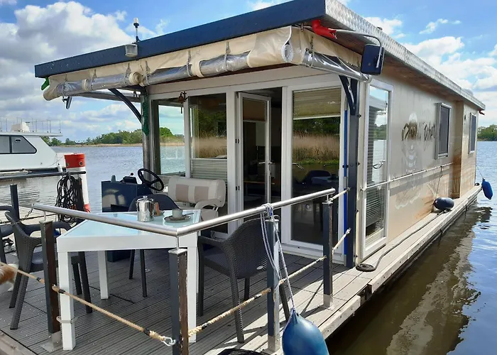 Traumhaus-auf-dem-wasser-modernisiertes-hausboot-13-x-4-m * Kutzkow