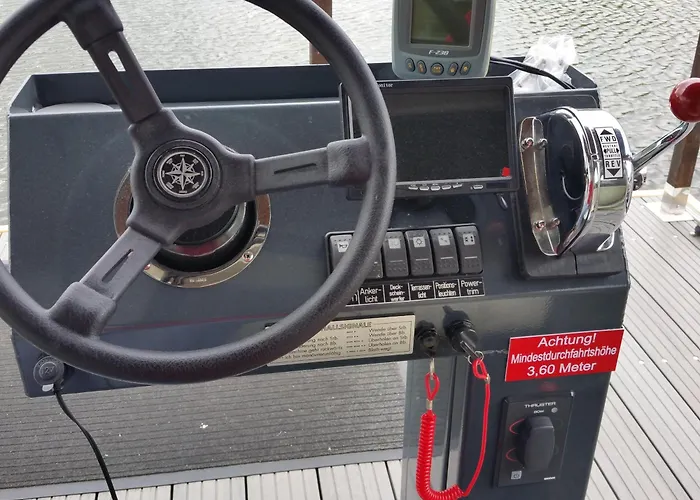 Traumhaus-auf-dem-wasser-modernisiertes-hausboot-13-x-4-m *