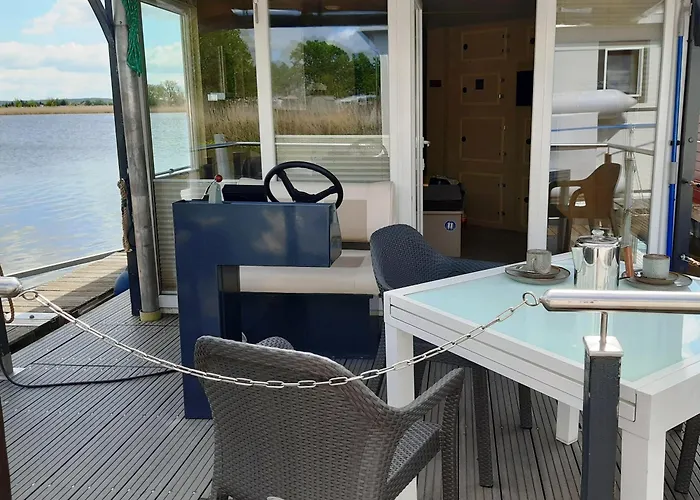 بيت للعطل Traumhaus-auf-dem-wasser-modernisiertes-hausboot-13-x-4-m *